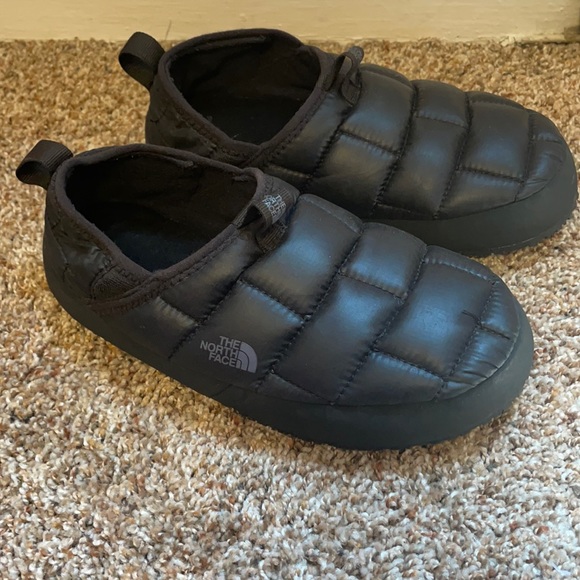 The North Face Other - North Face shoes size 5 Unisex